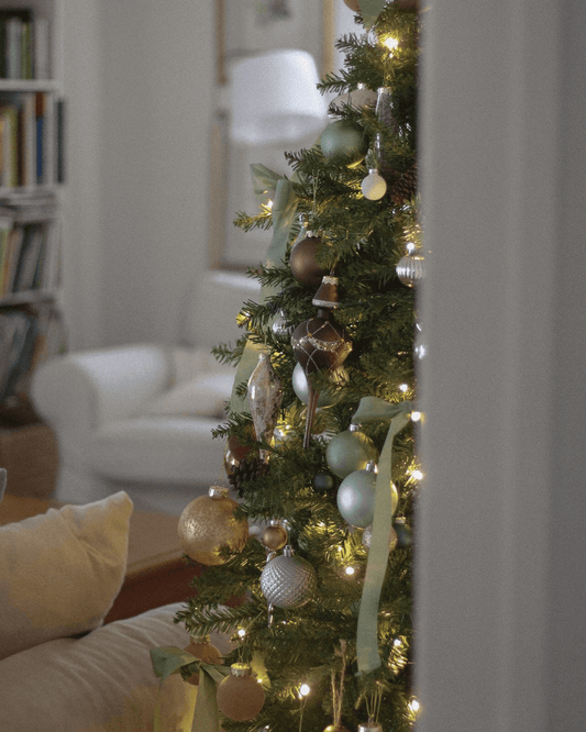 How to Create a Cozy and Festive Christmas Atmosphere at Home with King of Christmas