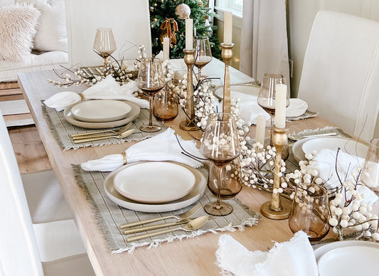 Christmas Tablescape Ideas - the perfect holiday table