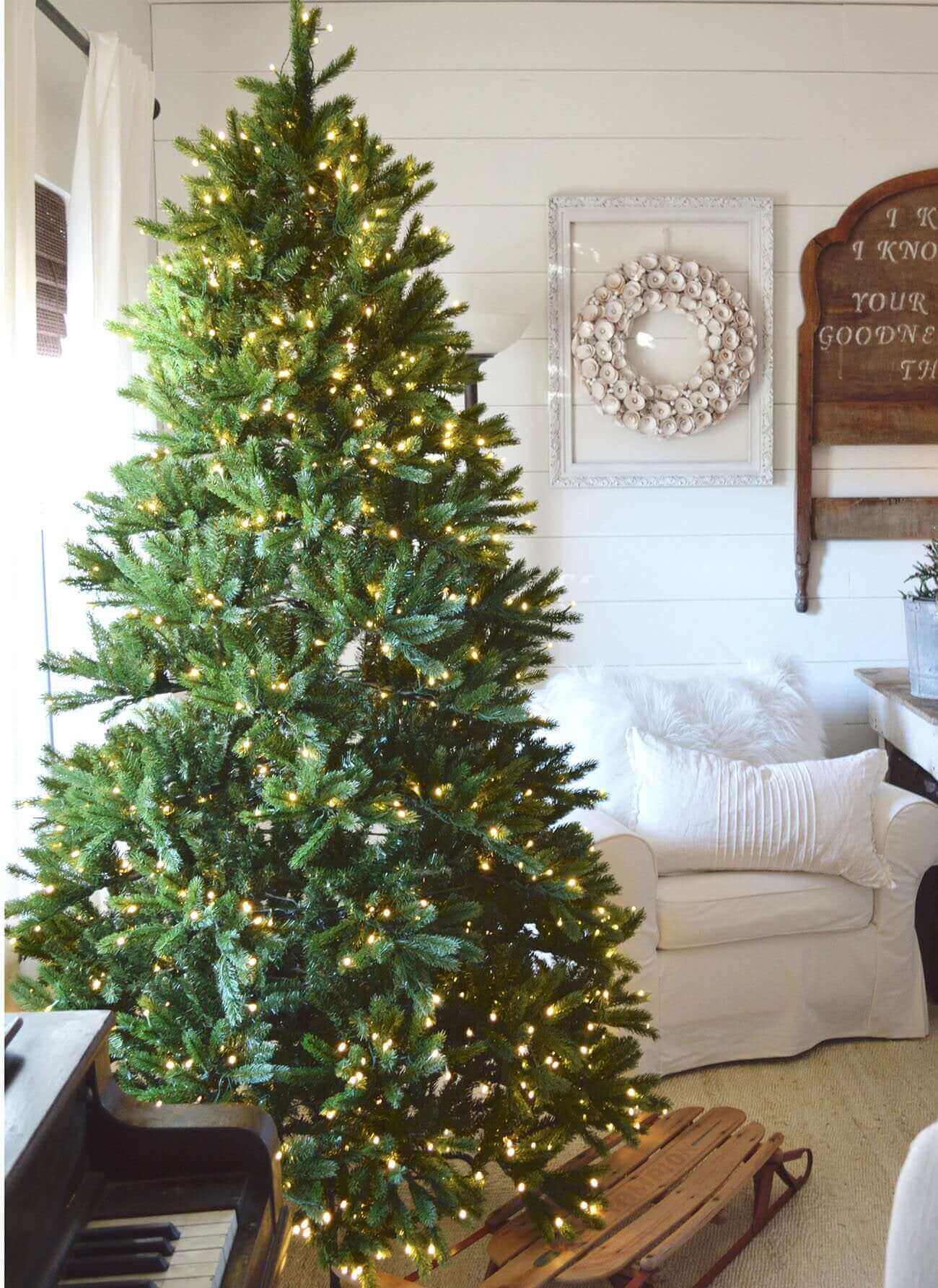 https://www.kingofchristmas.com/cdn/shop/products/7-5-Foot-King-Fraser-Fir-Quick-Shape-Christmas-Tree-Led-Lights_1_d67533d9-5449-404a-9c9e-ae7a18c4d84b.jpg?v=1694619495&width=1300