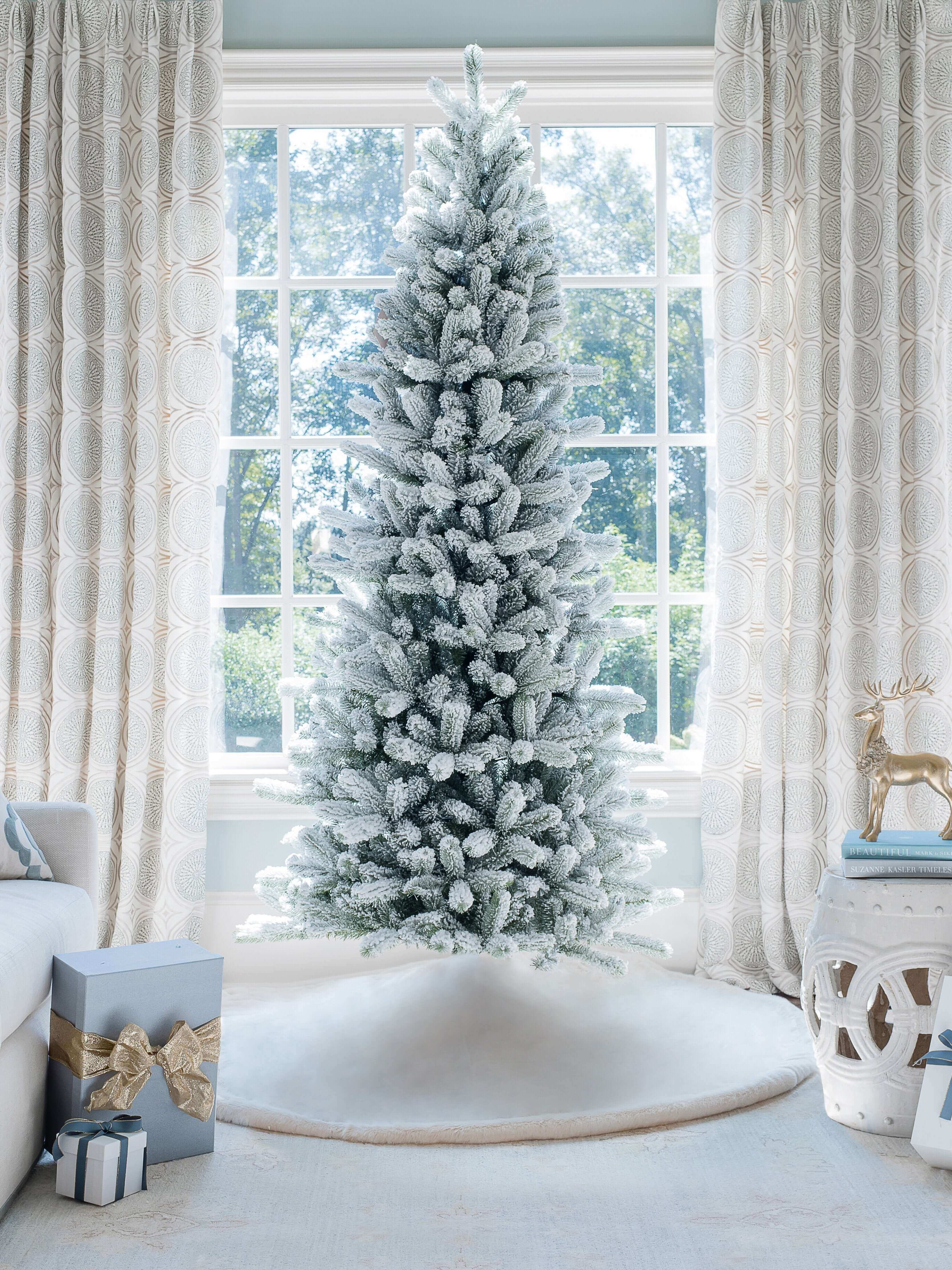 Christmas Winter Wonderland Decorations  White flocked christmas tree,  Winter wonderland decorations, Red and gold christmas tree